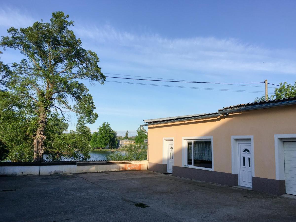 Ubytovani Fish-Com Apartment Štětí Bagian luar foto